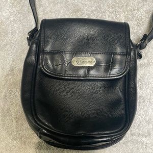 Kathie Lee collection w/ shoulder strap black leather shoulder bag